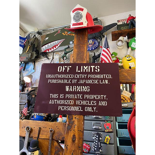 世田谷ベースに貼ってある警告看板」 アルミサインボード 米軍基地の