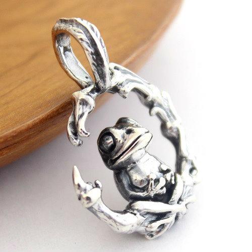 カエル 蛙 シルバー925 ペンダントトップ ペントップ ペンヘッド