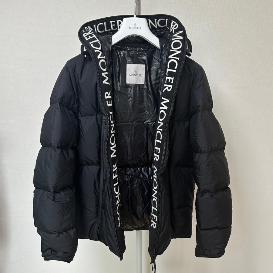 MONCLER（モンクレール） MONTCLA モンクラ ロゴ ダウン ジャケット