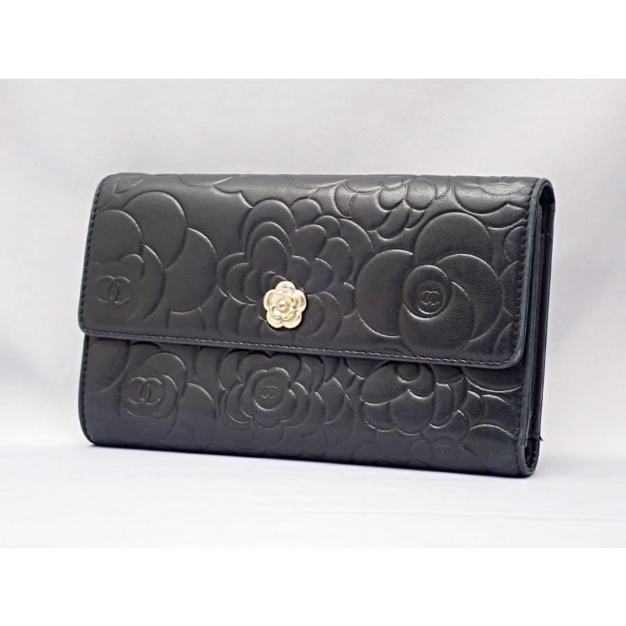 CHANEL（シャネル） カメリア エンボス 三つ折り 長財布 ラムスキン