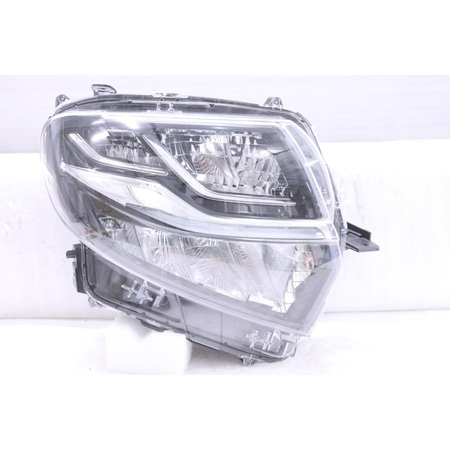 2X-2113☆【値下】LED LA650S タントカスタム☆右ヘッドライト KOITO