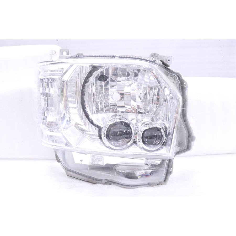 32-736☆4型~ LED 200 ハイエース☆右ヘッドライト KOITO 26-137 打刻