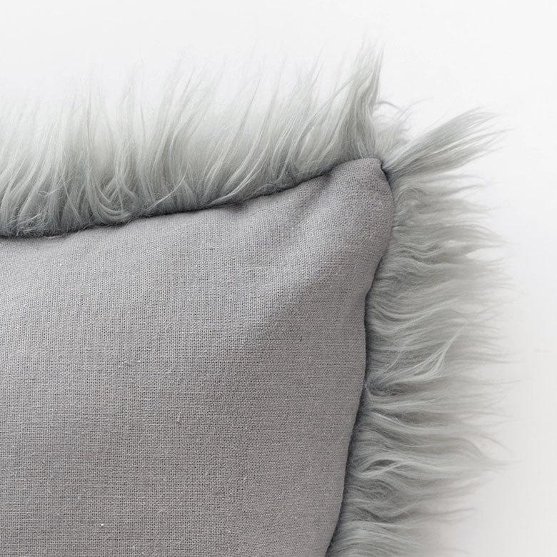 クッション・座布団 kaws original fake cushion pillow gray Amazon