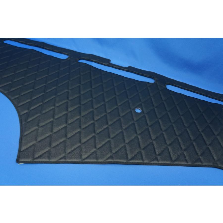 パーフェクトクオン用 ダッシュマット 艶消しブラック : トラック