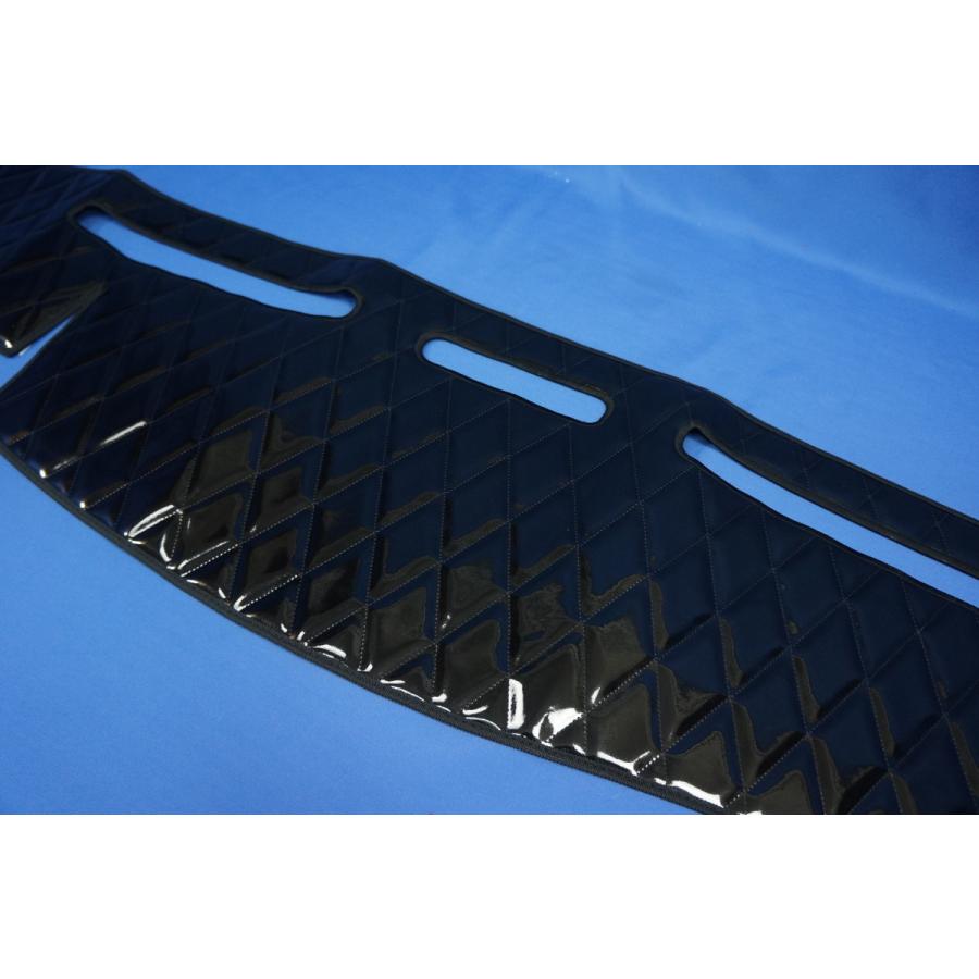 いすゞ07エルフ用 ダッシュマット ブラック : トラックショップ