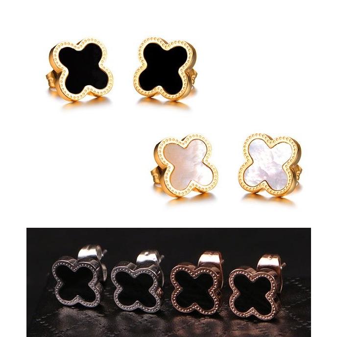 ピアス クローバー ブラックオニキス ホワイトシェル チタン 四葉