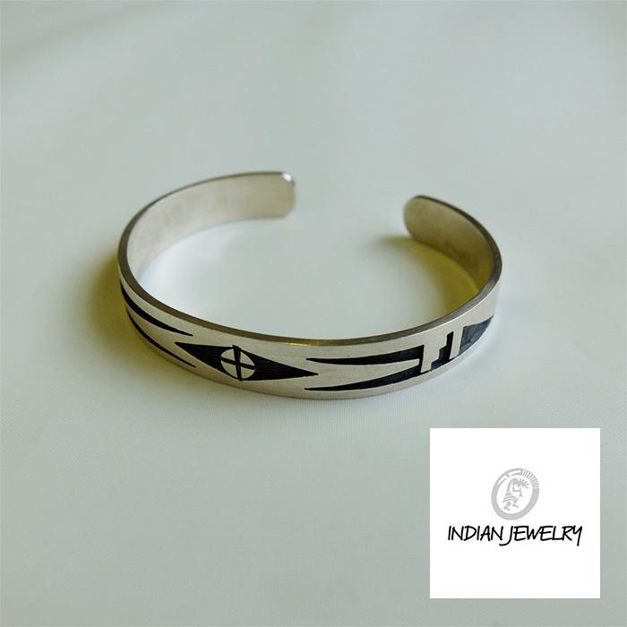 インディアンジュエリー/バングル/ホピ族/Timothy Mowa/Tim Mowa