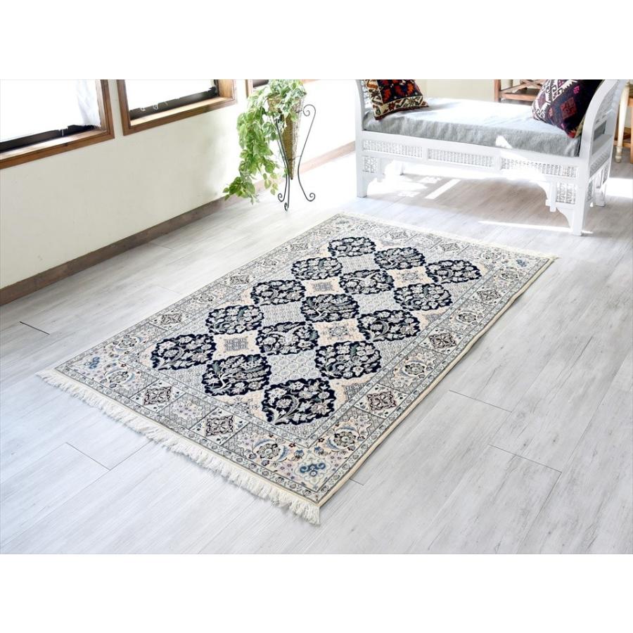 ペルシャ絨毯 ナイン産 ハビビアン工房 センターラグサイズ181x128cm