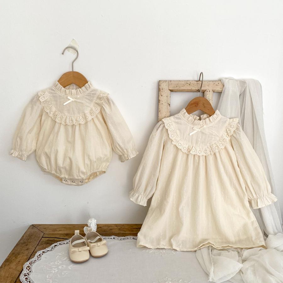 姉妹お揃い レース付きクリームカラー ベビーロンパース＆ワンピース