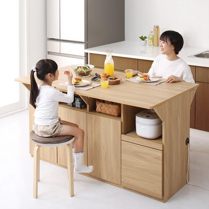 狭いキッチンにはこれ一つ、ダイニングテーブルにもなるキッチン