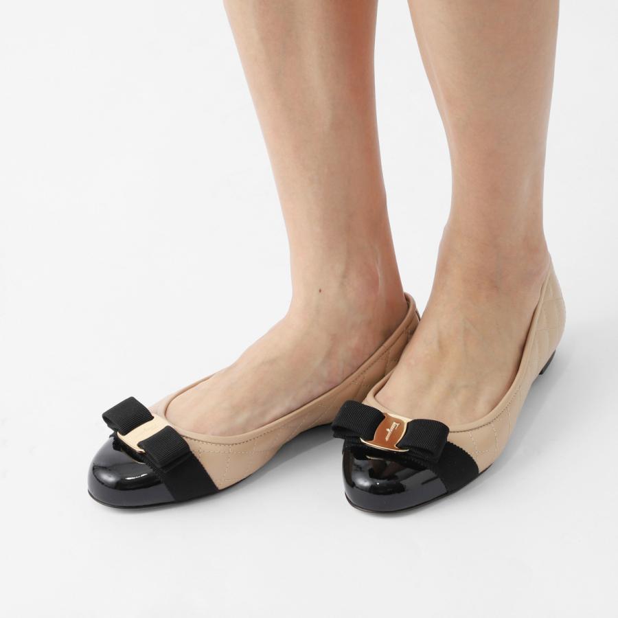 FERRAGAMO（フェラガモ） バレエシューズ VARINA QUILTED フラット