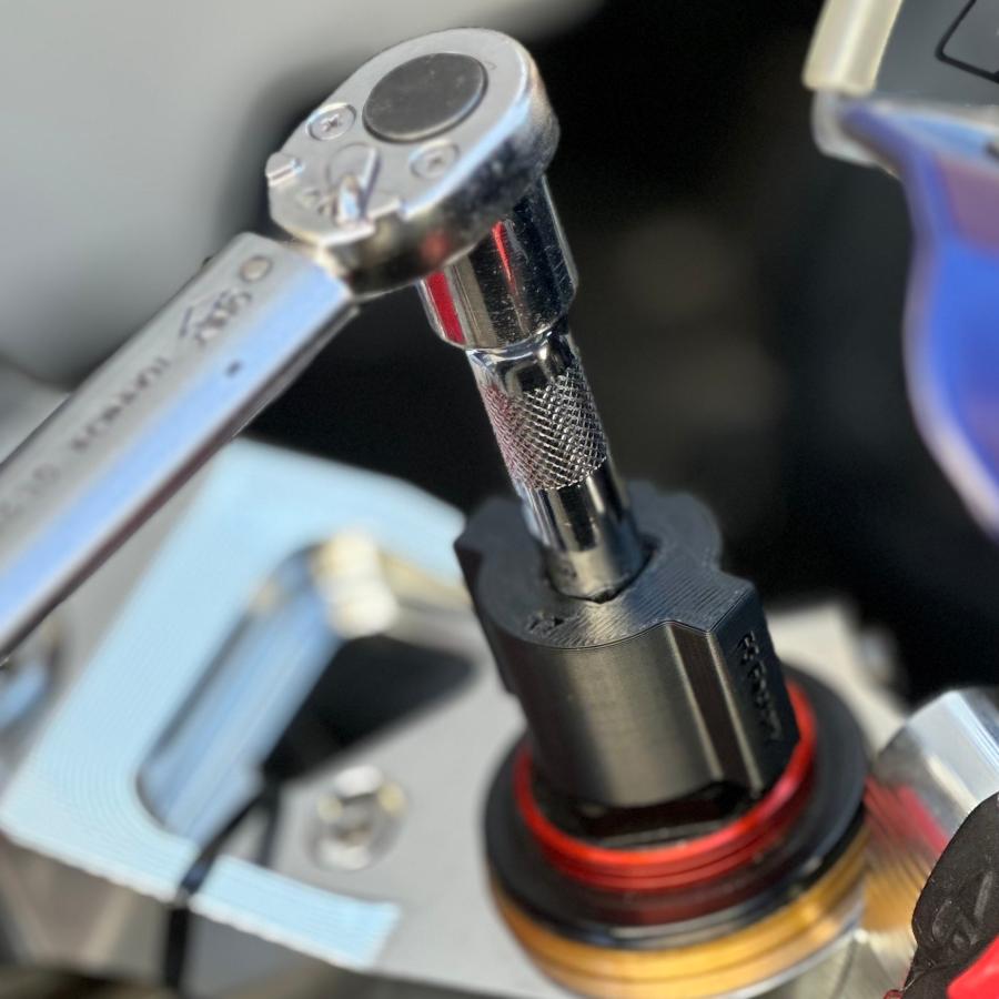 バイク フロント サスペンション 調整 プリロード調整 手回し