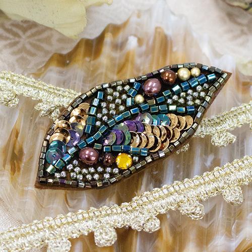 ビーズ・デコ刺しゅうをはじめよう リーフブローチ ヴィーノ TOHO H