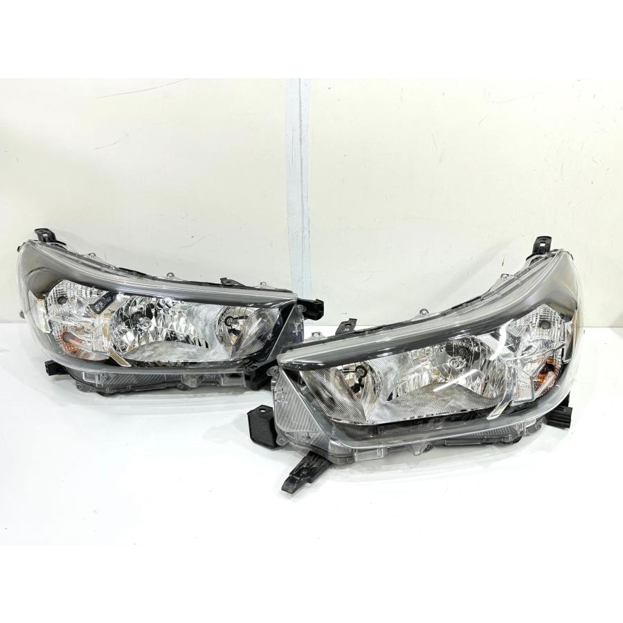 良品/破損無】ハイラックスス GUN125 後期 純正ハロゲンヘッドライト