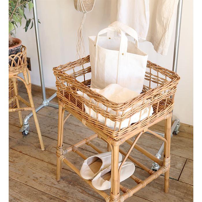 ラタン製ランドリー スタンドバスケット タオル収納 籐かご : ラタン