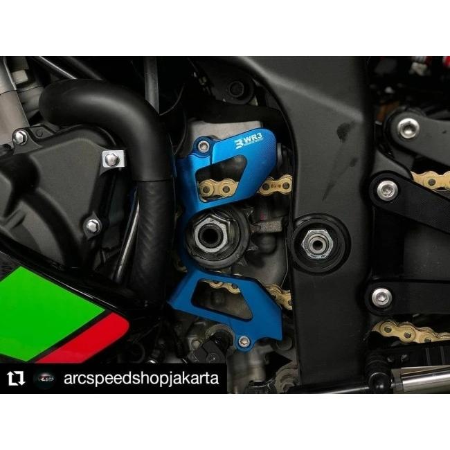 WR3 ダブルアールスリー スプロケットカバー カラー：ブラック ZX-25R