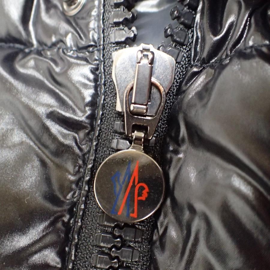 MONCLER（モンクレール） 国内正規/ TIB 胸元ロゴワッペン ダウン