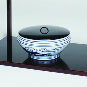 茶道具 / 夜咄 (よばなし) 雀瓦 (すずめがわら) 赤楽 利休形 松楽窯 作