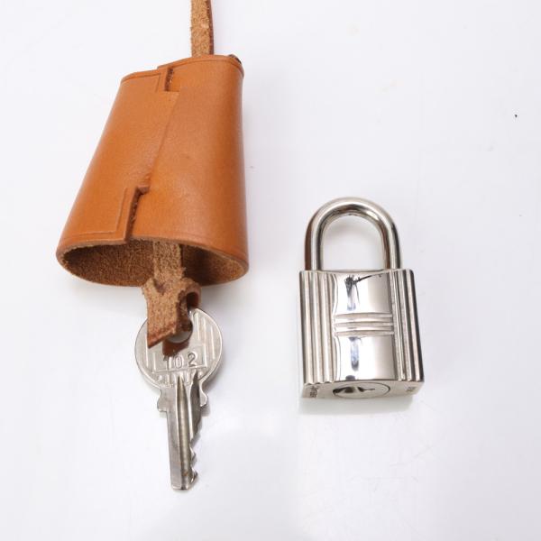 極美品 HERMÈS カデナ鍵2本 内袋付き モデル番号記載 HERMES エルメス