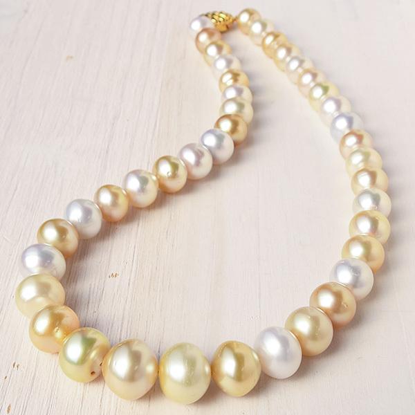 13.5mm ナチュラルマルチカラー 白蝶真珠 ネックレス 鑑別書付 てり