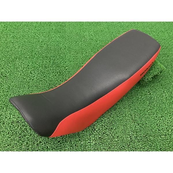 ホンダ（HONDA） XR250 シート 赤 純正 中古 バイク 部品 MD30
