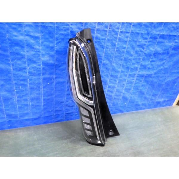 S1381 N-BOXカスタム JF3 JF4 左テール LED D186 33550-TTA-J115-M1 D