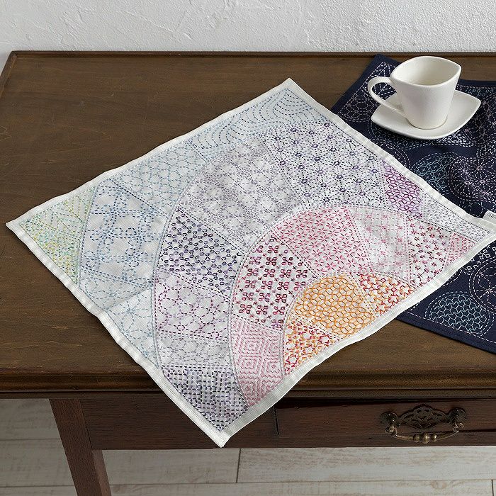 harudakeプレゼント】刺し子のマルチクロス＜やさしい色の四角模様