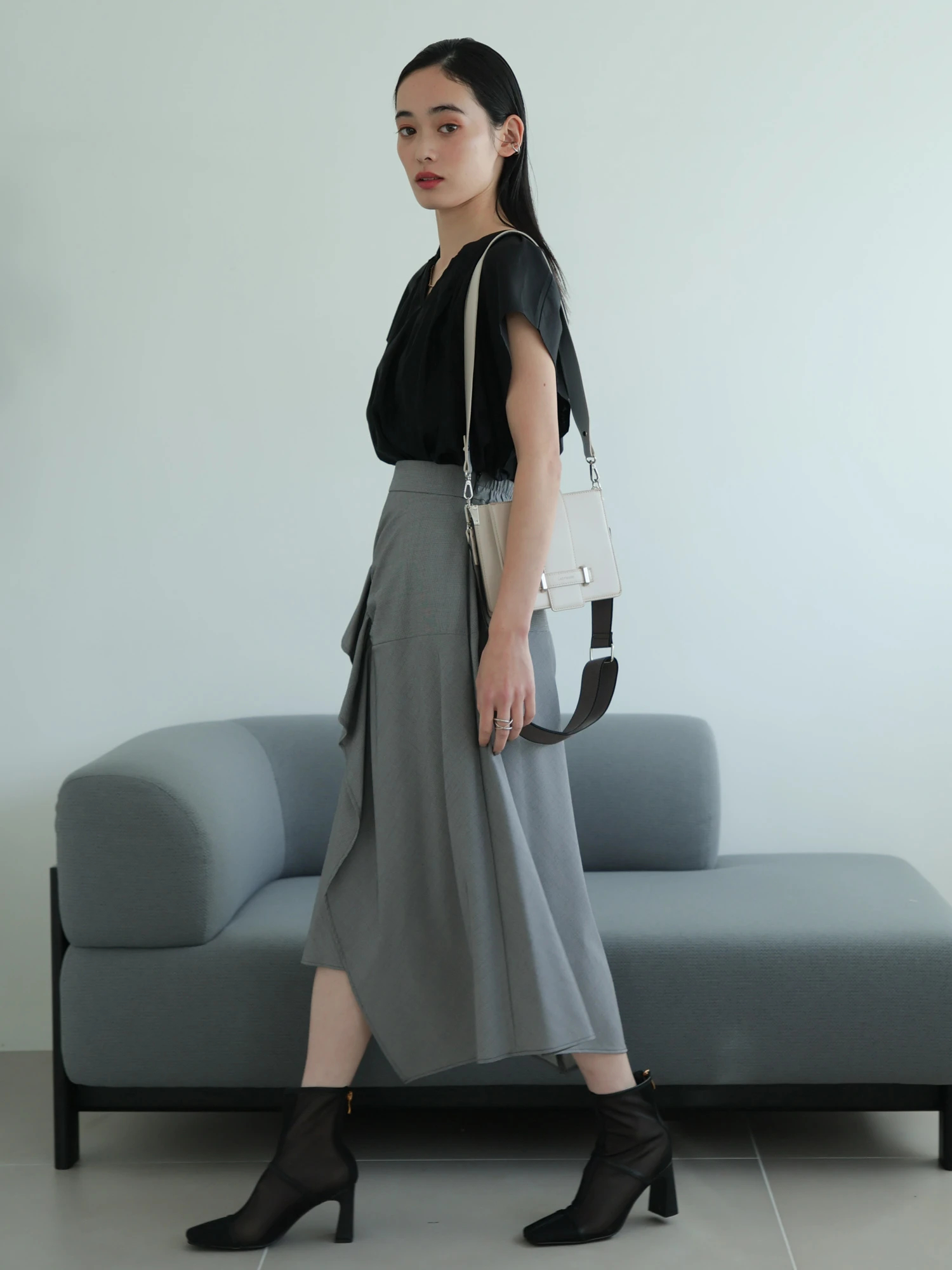 LADYMADE（レディメイド）｜ ドロストアシメヘムスカート アイテムの