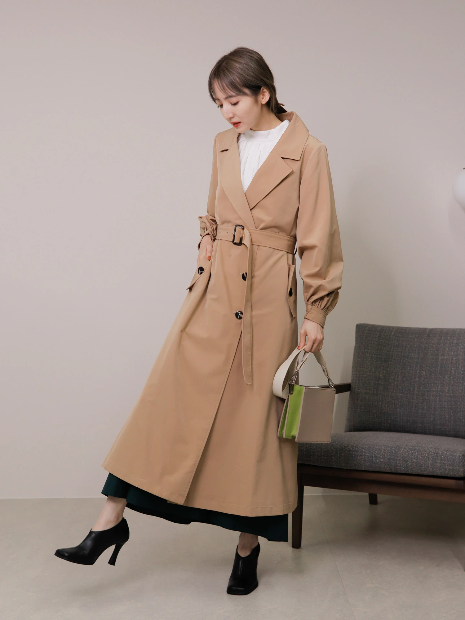 LADYMADE（レディメイド）｜ スカーフベルトフレアトレンチ アイテムの