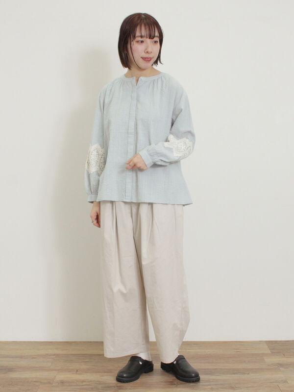 セール】 バンドカラー比翼ブラウス（オフホワイト/チャコールグレー