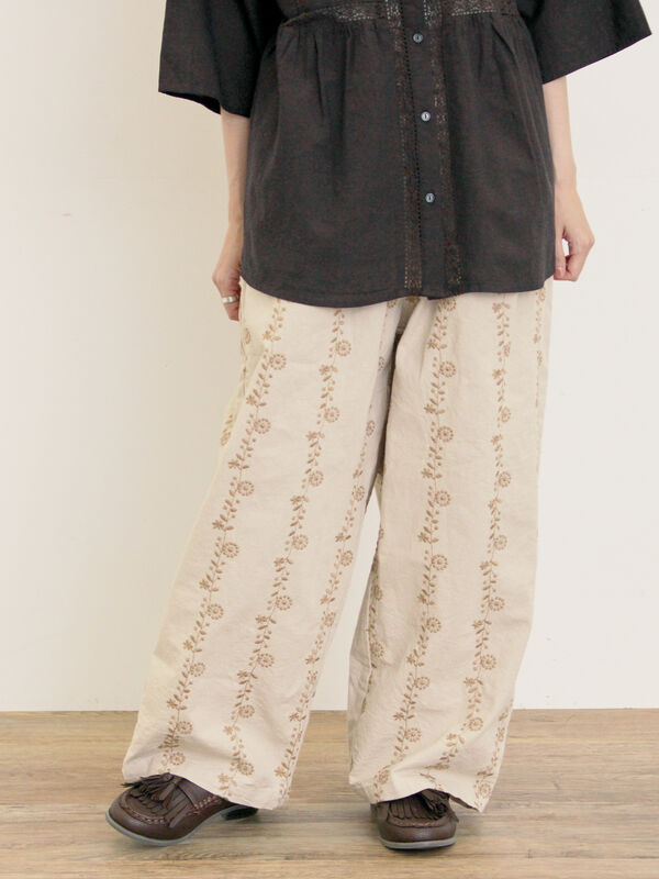 セール】 【M/Lサイズ】花刺繍パンツ（チャコールグレー/ベージュ