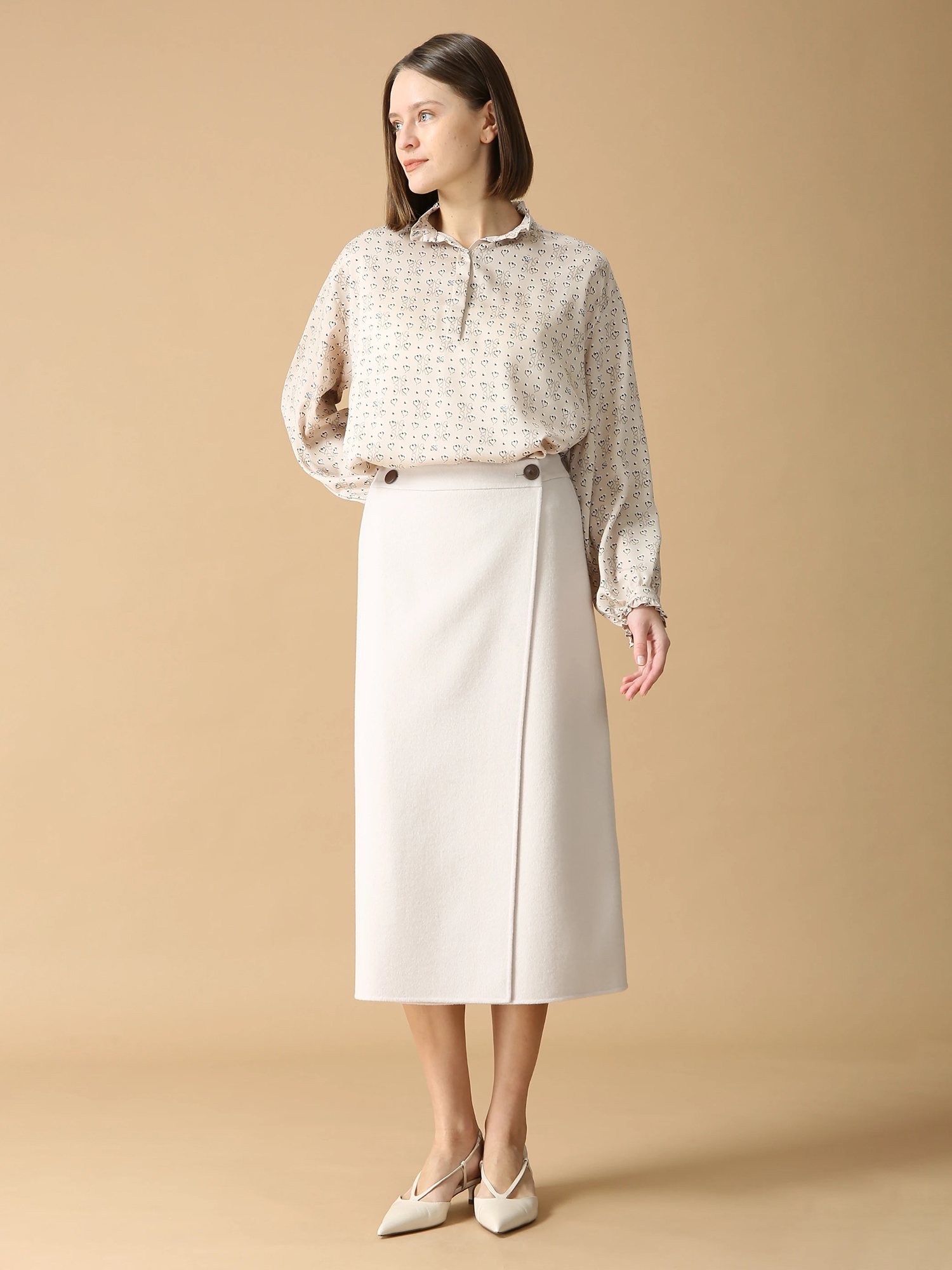 コツキロゴ プリント ブラウス シャツ ｜ MORABITO BLANC（モラビト