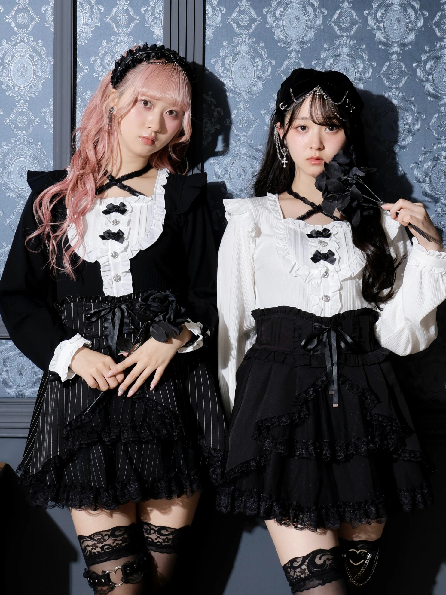 ゴシックローズチョーカーネックカットソー（カットソー・Tシャツ｜黒