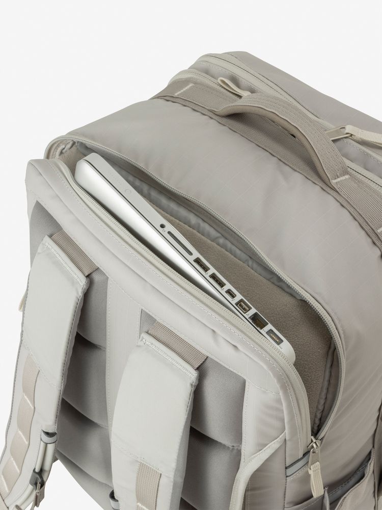 公式・限定】ベースキャンプボイジャーデイパックL｜ザ・ノース