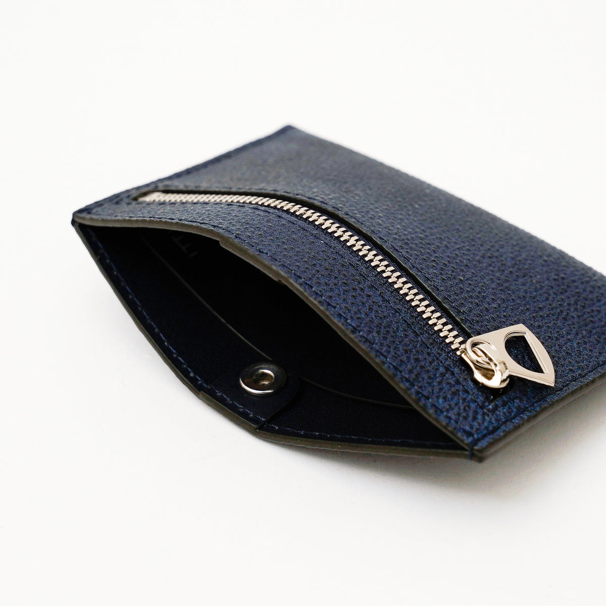 黒桟革・藍桟革（KUROZAN / AIZAN） | 漆×革の伝統工芸 財布・鞄・革