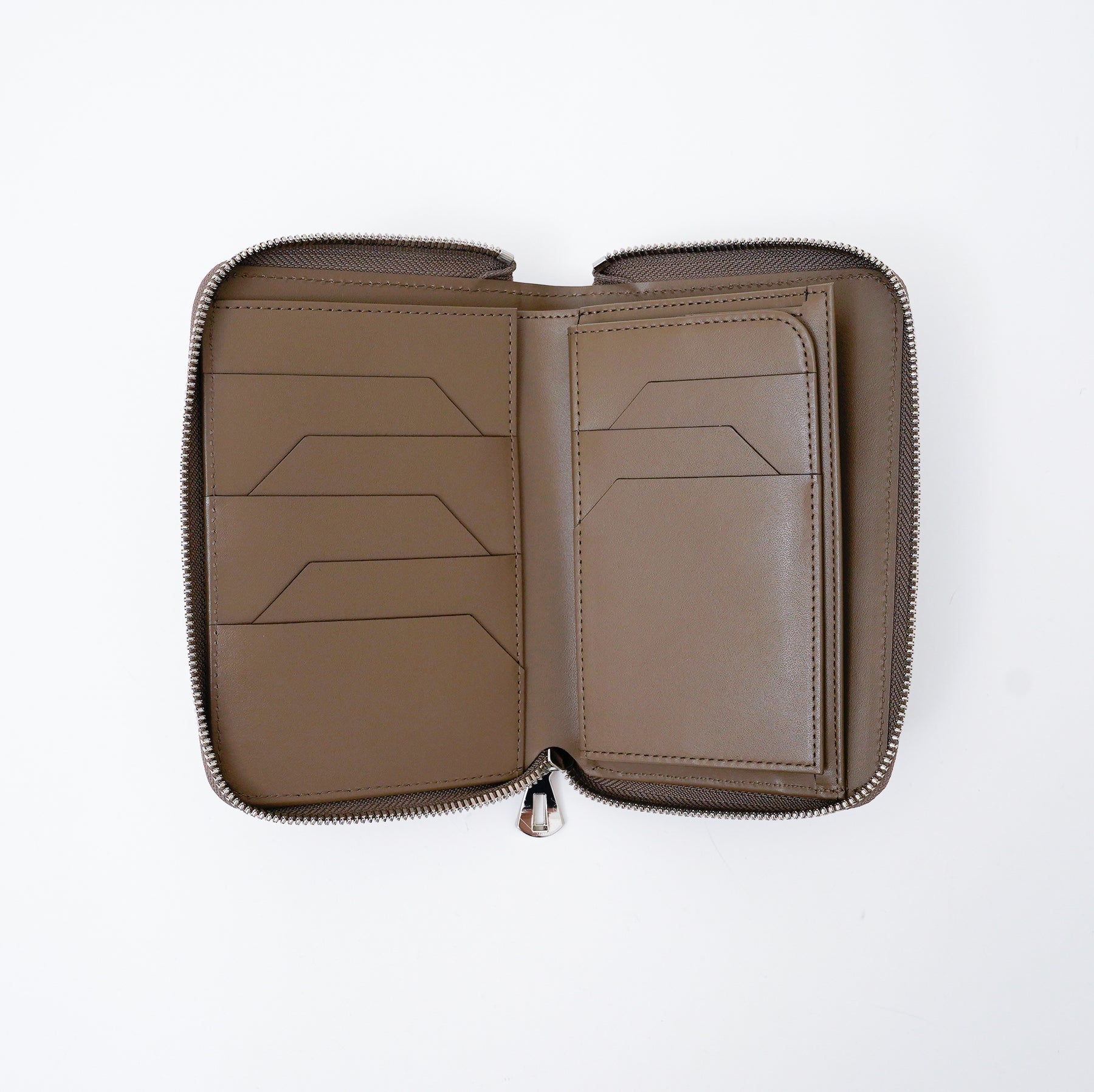 CRISTY STUFFING MID WLT.5｜独特なシボと発色が魅力の独製シュリンク