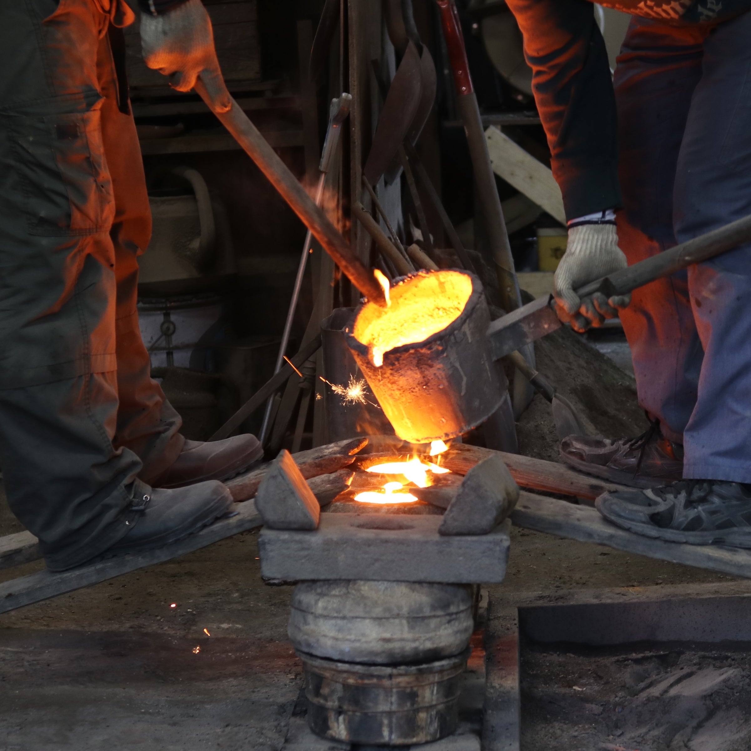 南部鉄器 砂鉄製鉄瓶 | 南部型 霰 | 2L | 薫山工房