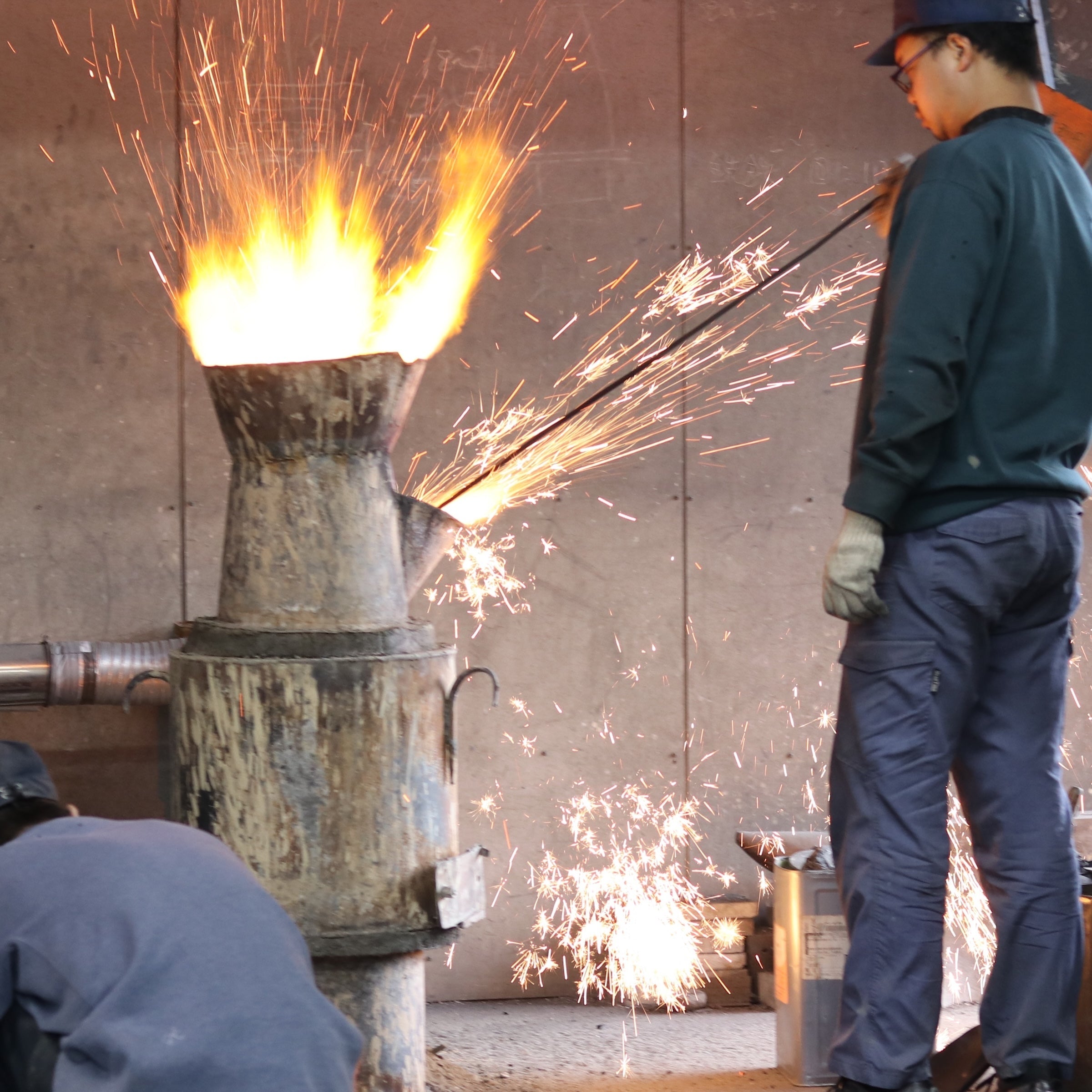 南部鉄器 砂鉄製鉄瓶 | 南部型 霰 | 2L | 薫山工房