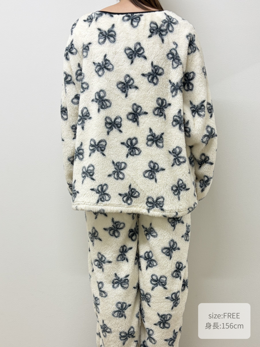 ほわふわリボン総柄パイピングセットアップパジャマ – JIMJAMIE