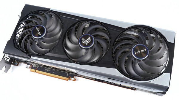 SAPPHIRE NITRO+ Radeon RX 6800 XT」をレビュー。白銀にLED