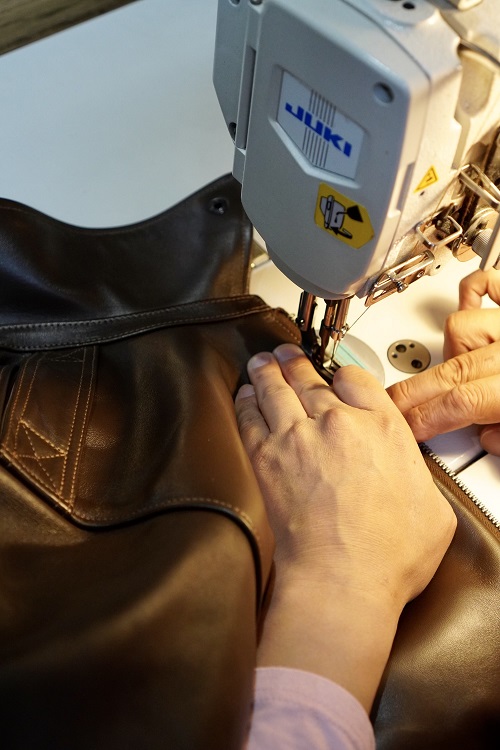 着れば着るほど表情豊かに 世界にたった1つのレザージャケット生み出す