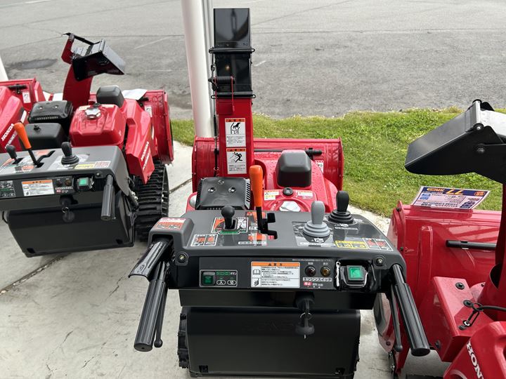 ホンダ除雪機ホンダHSS1370iJX 2025年新型モデル ラスト展示機限り