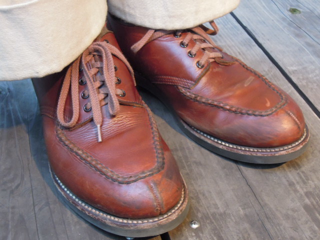 CUSHMANより40年代のシャープさとドレッシーさを合わせ持った1足