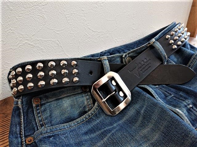 パンクロックスタイル コーン（円錐）スタッズベルト 3連シルバー