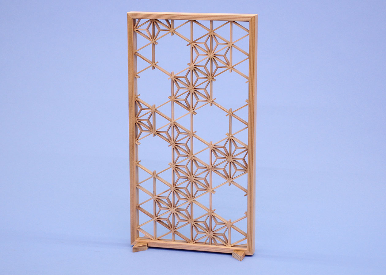 屏風・衝立 高さ19cm 組子細工四角衝立（麻の葉） – 寿鳳人形の東芸