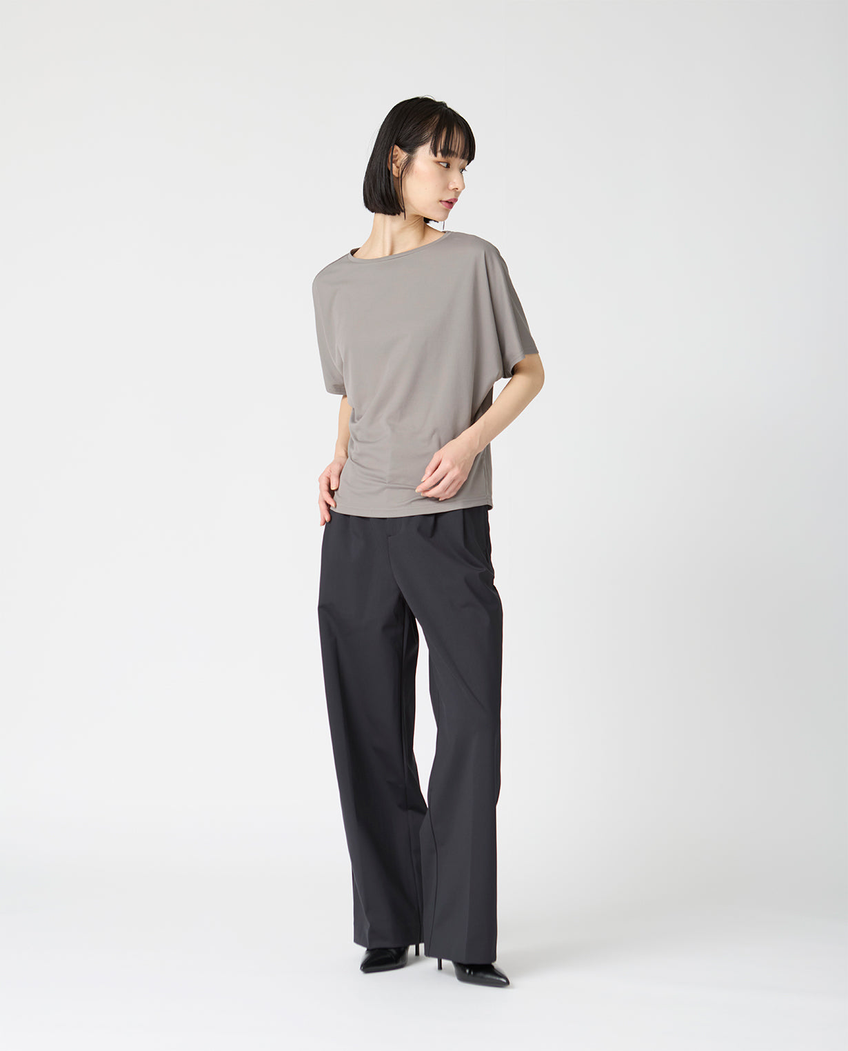 0320_C コンフォータブルストレッチ ドルマンカットソー (グレー) – K