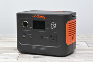 jackery300_sum02-300x200.jpg
