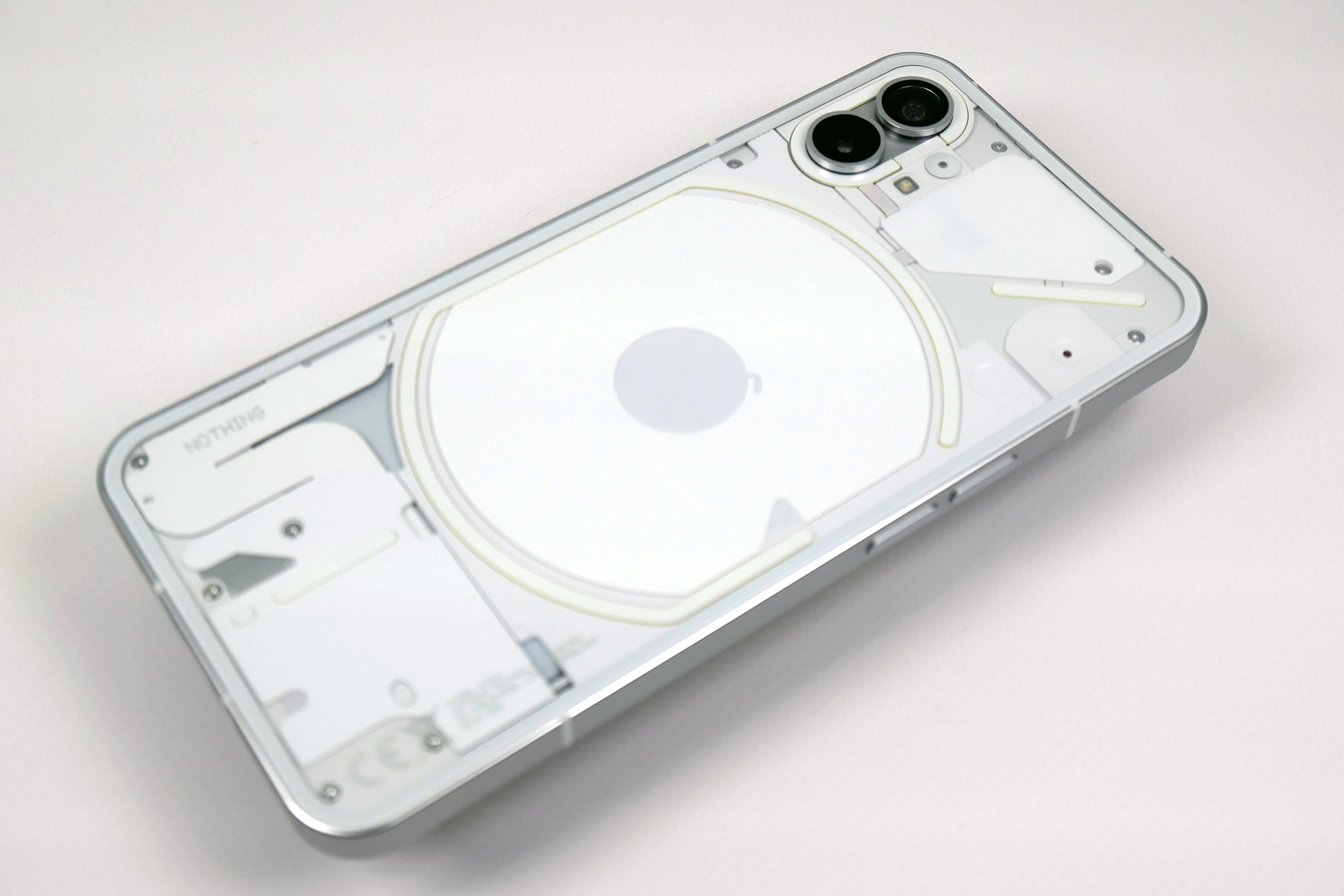 Nothing Phone (1)」レビュー、ユニークなのは“光る背面”だけじゃない