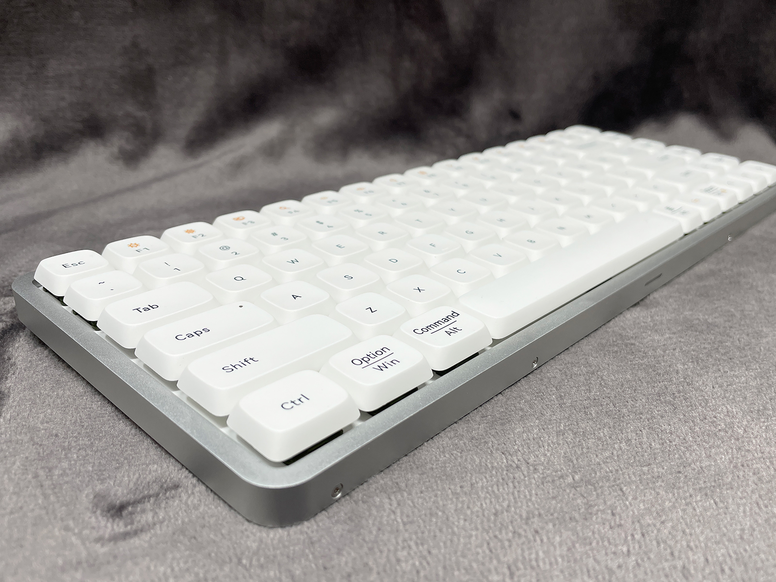 メカニカルキーボード「Lofree FLOW」で至高の打鍵感を味わう