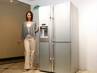 日立、欧米スタイルの3ドア大型冷蔵庫「Side-By-Side」